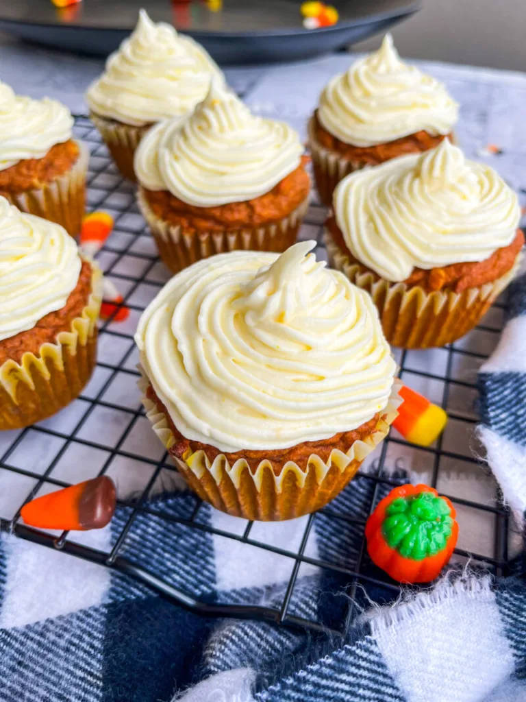 Pumpkin Cupcakes (With Cream Cheese Frosting)