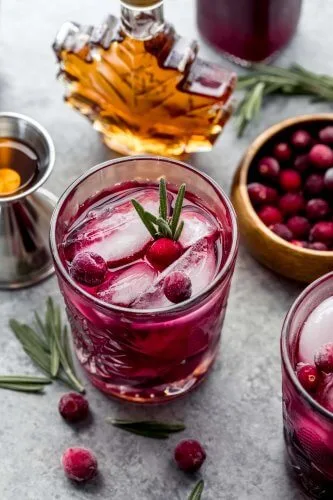 Cranberry Bourbon Cocktail (Cranberry Bourbon Smash)