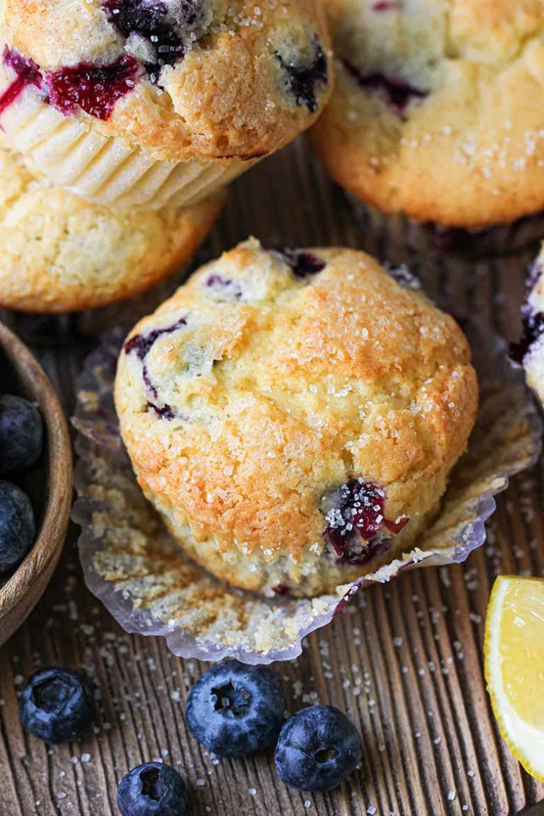 Lemon Blueberry Muffins With Oil and Sour Cream