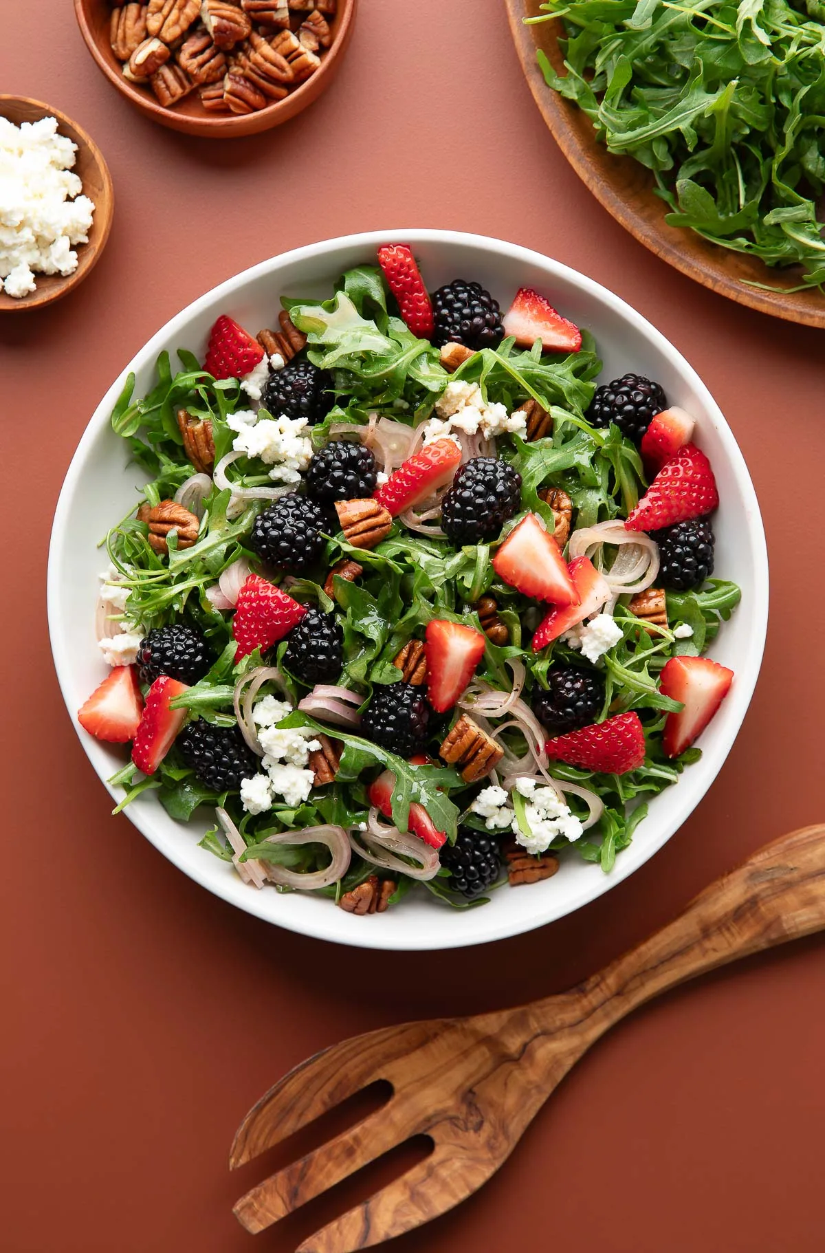 Baby Arugula Salad with Berries and Pecans