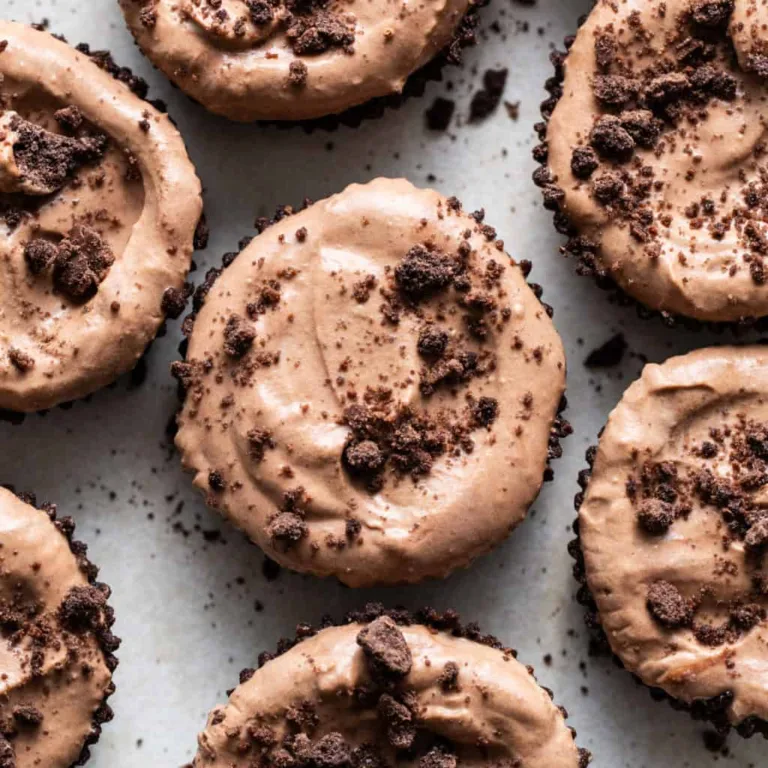 High-Protein Thin Mint Chocolate Mousse Cups