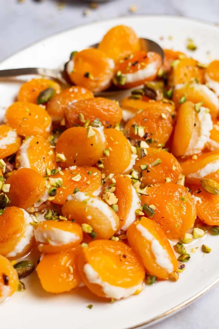 Kuru Kayısı Tatlısı (Turkish Poached Apricots with Ricotta)