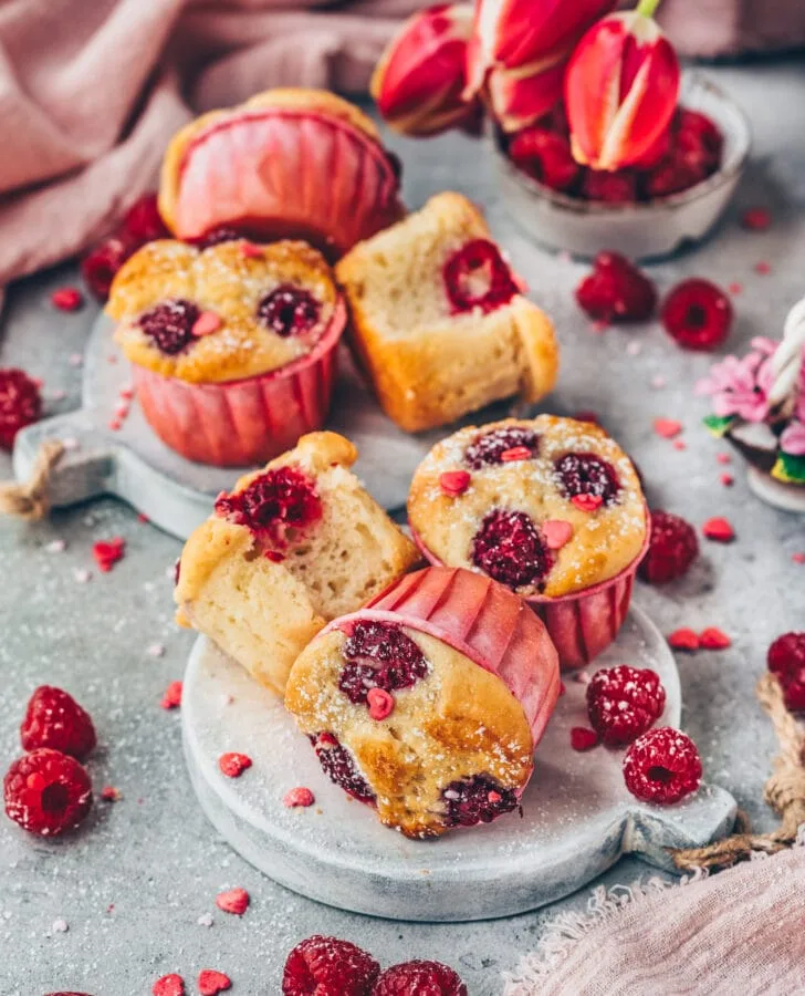 Vegan Raspberry Muffins (easy & moist)