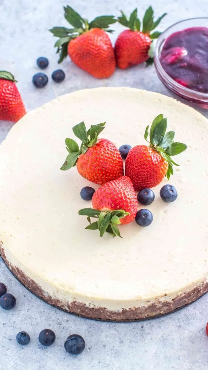 Low Carb Keto Cheesecake [VIDEO]